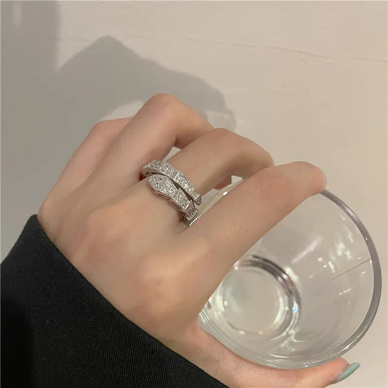 Vintage Luxury Sliver Color Crystal Snake Shape Rings for Women Opening Shiny Cubic Zircon Finger Ring Wedding Gift